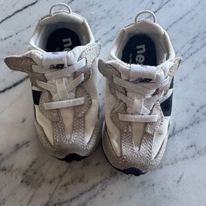 New Balance 327 NEW-B HOOK & LOOP toddler 6.5